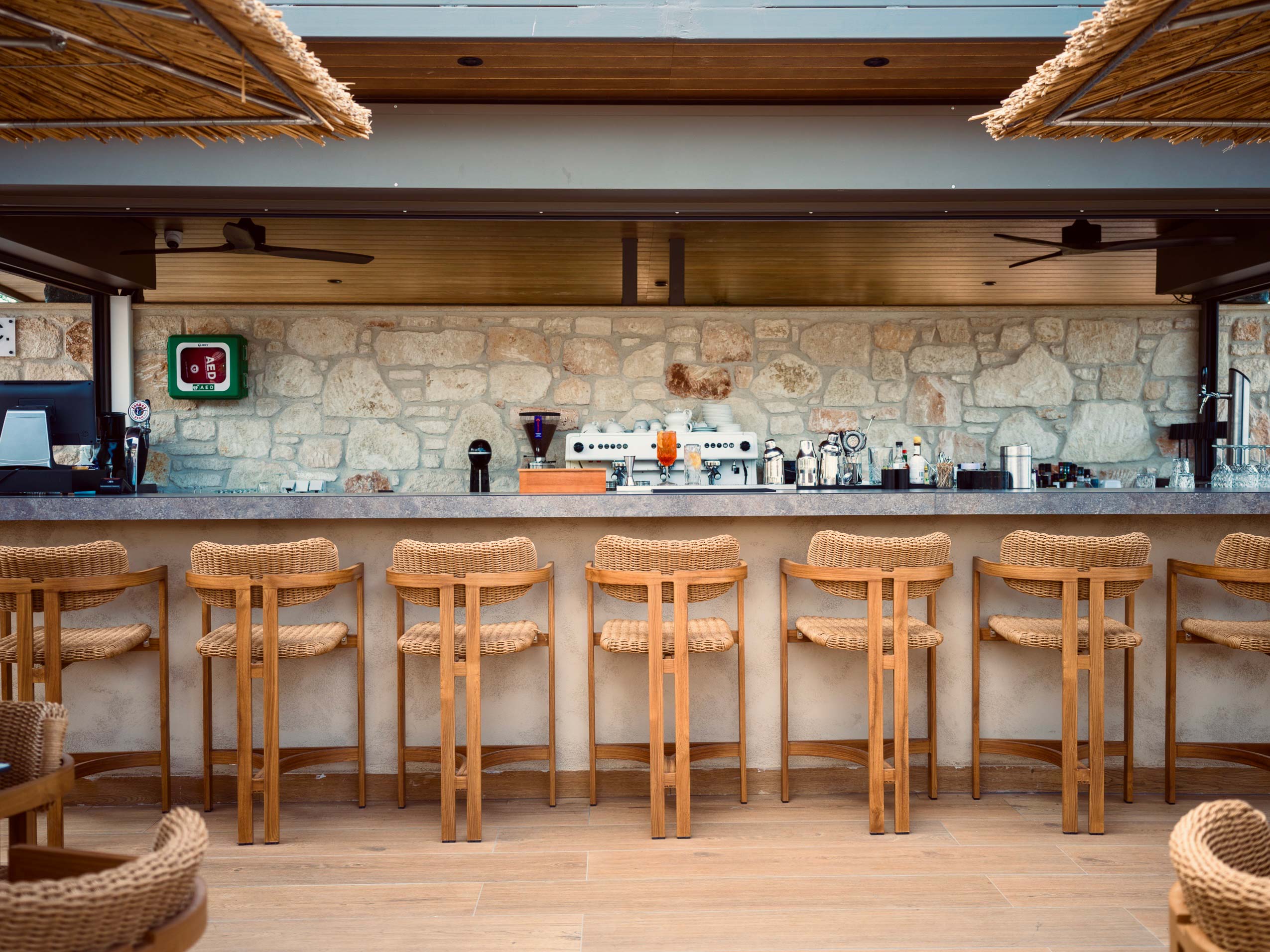 bar